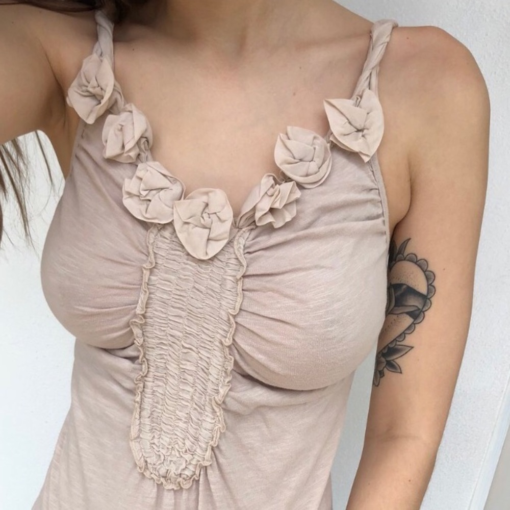 Bordeaux tan tank with beautiful flower detail